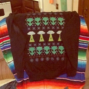 Alien crew neck